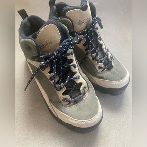 Columbia Women’s Hiking Boots Size 9.5